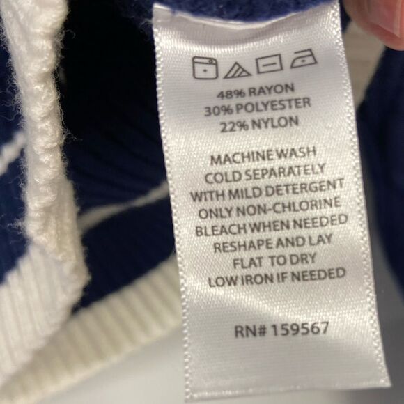 Willow & Wind Size M Navy Blue and White Cable Knit Cropped Girlhoodcore Sweater - Picture 7 of 7